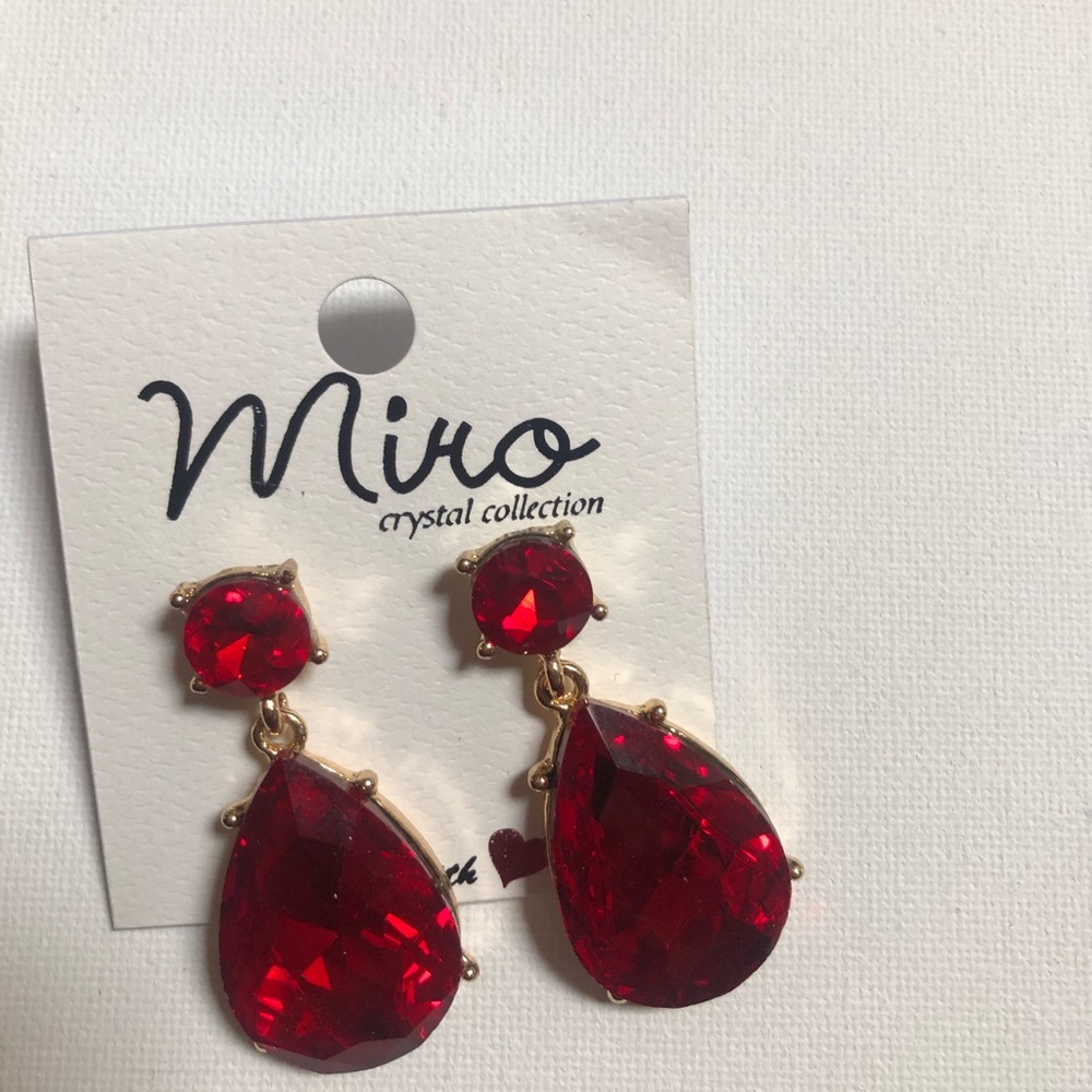 Queen raindrop earrings